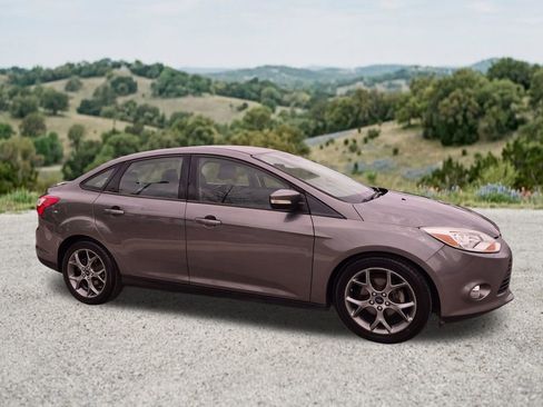 Used 2013 Ford Focus SE FWD image 15
