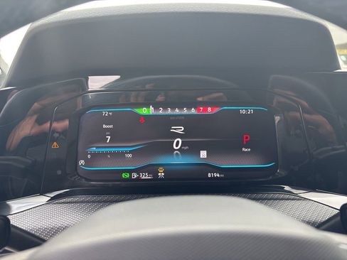 Used 2024 Volkswagen Golf R image 22