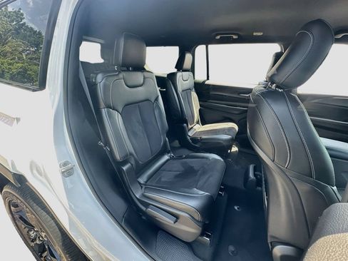 Used 2023 Jeep Grand Cherokee L Laredo RWD image 27