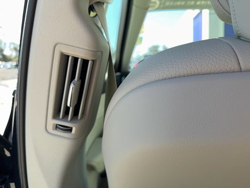 Used 2024 Volvo XC60 B5 Plus w/ Protection Package Premier image 16