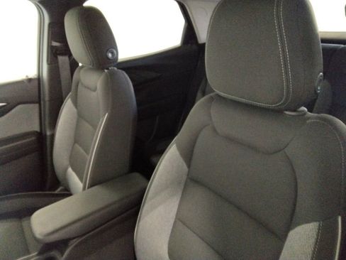 Used 2024 Chevrolet TrailBlazer LT w/ Convenience Package FWD image 32