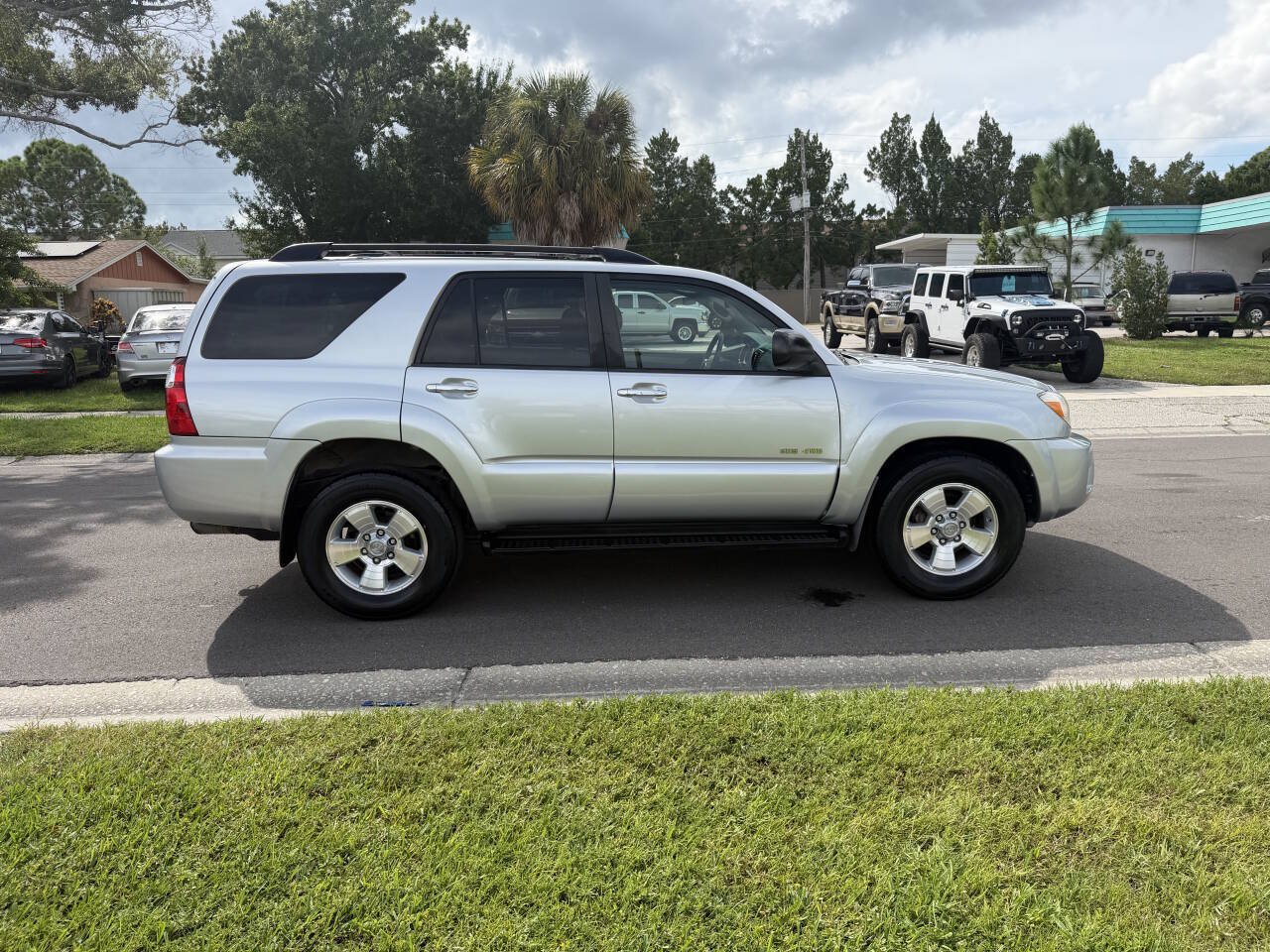 Used 2008 Toyota 4Runner SR5 w/ SR5 Extra Value Pkg 1 AWD/4WD image 7