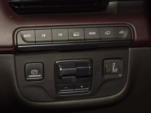 Used 2023 Cadillac Escalade Premium Luxury Platinum AWD/4WD image 38