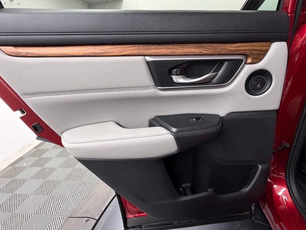 Used 2022 Honda CR-V Touring image 40