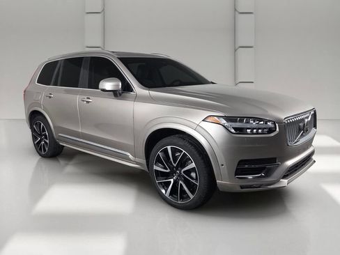Used 2023 Volvo XC90 B6 Plus w/ Protection Package Premier AWD/4WD image 2