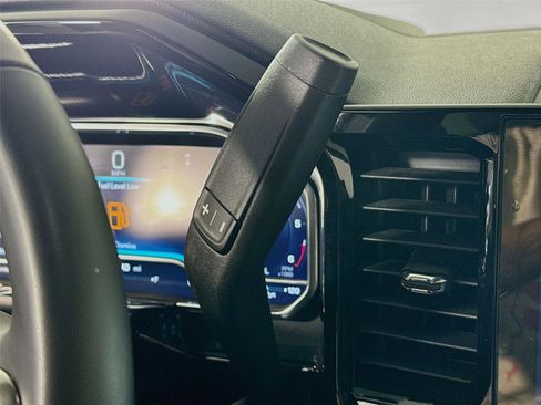 Used 2024 Chevrolet Silverado 2500 LT w/ Convenience Package image 12