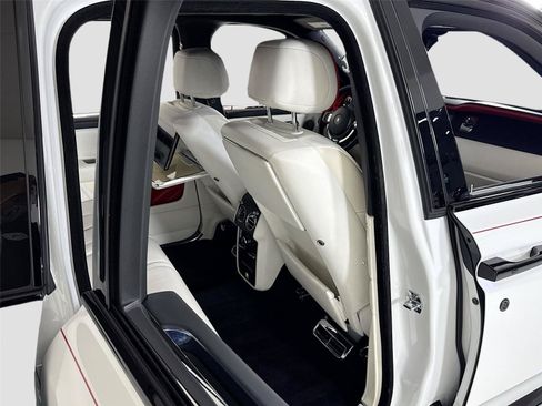 Used 2021 Rolls-Royce Cullinan AWD/4WD image 34