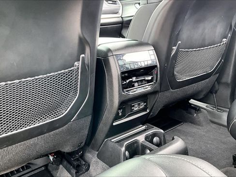 Used 2022 Jeep Grand Cherokee L Limited AWD/4WD image 34