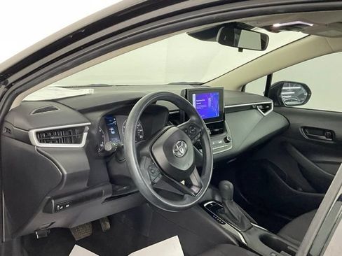 Used 2025 Toyota Corolla LE FWD image 12