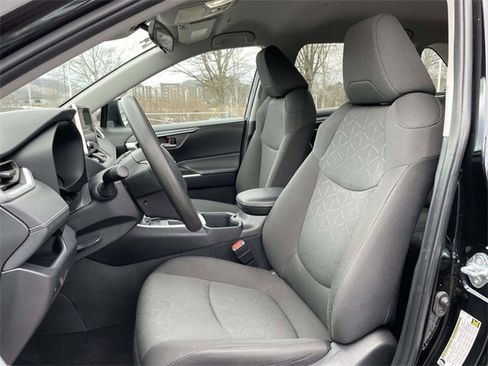 Used 2024 Toyota RAV4 XLE image 19