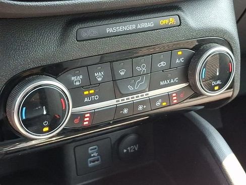 Certified 2022 Ford Escape SE w/ SE Sport Appearance Package AWD/4WD image 19