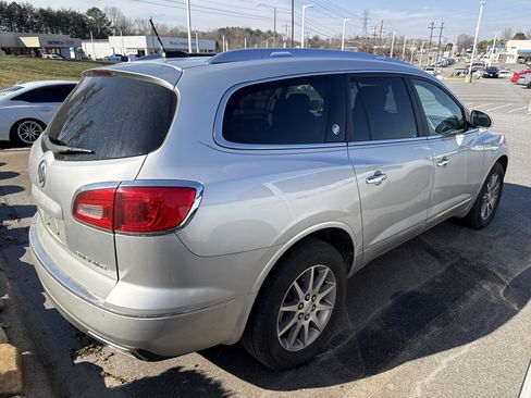 Used 2016 Buick Enclave Leather image 10