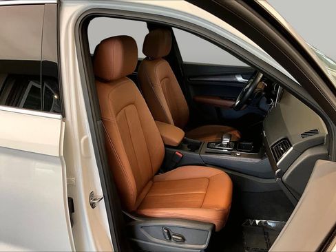 Certified 2023 Audi Q5 2.0T Premium w/ Convenience Package AWD/4WD image 9