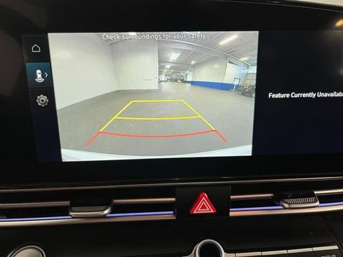 Used 2024 Hyundai Elantra SEL FWD image 28