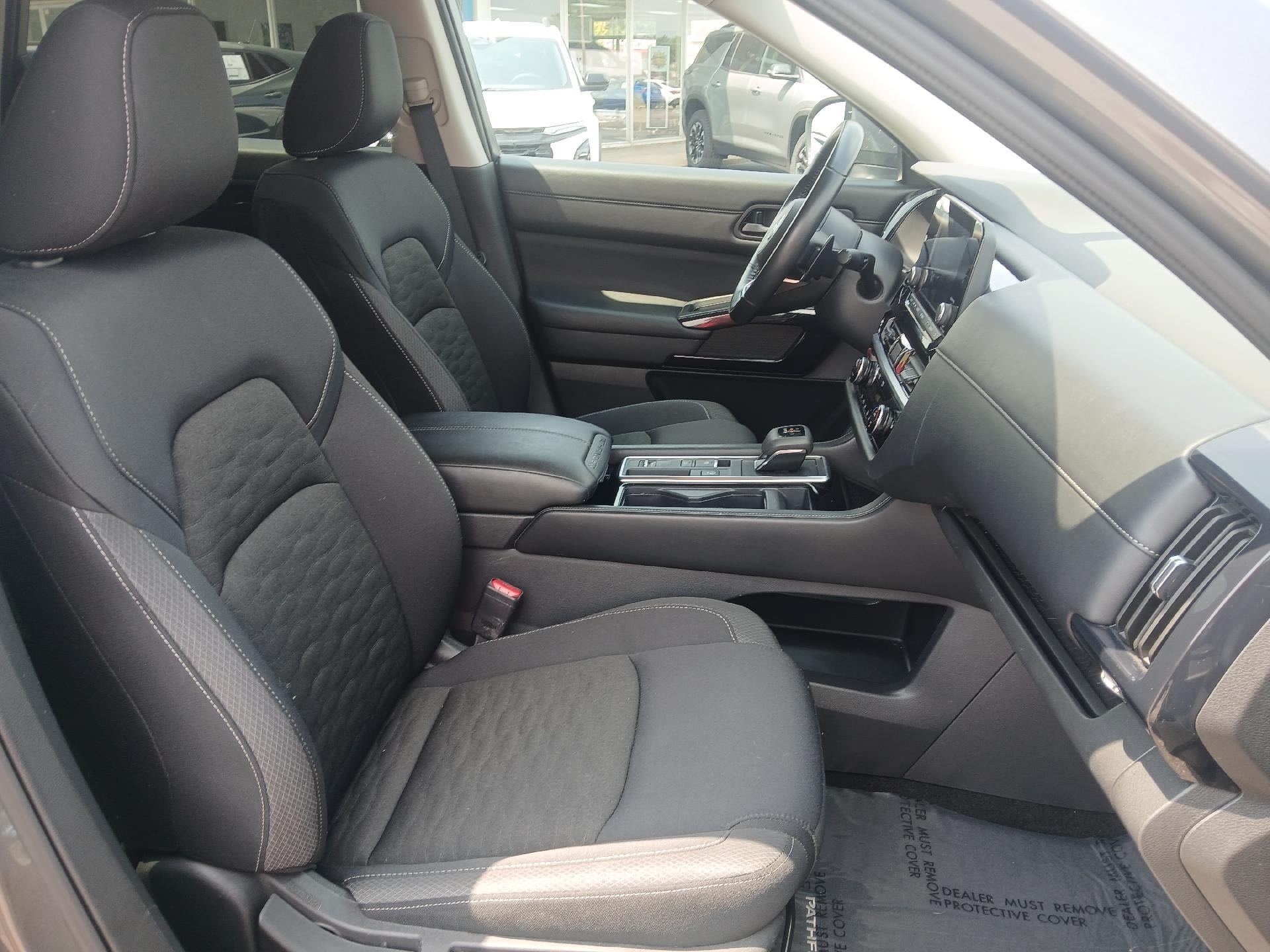 Used 2025 Nissan Pathfinder SV FWD image 22