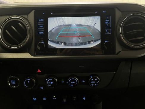 Certified 2019 Toyota Tacoma TRD Sport w/ Technology Package AWD/4WD image 18