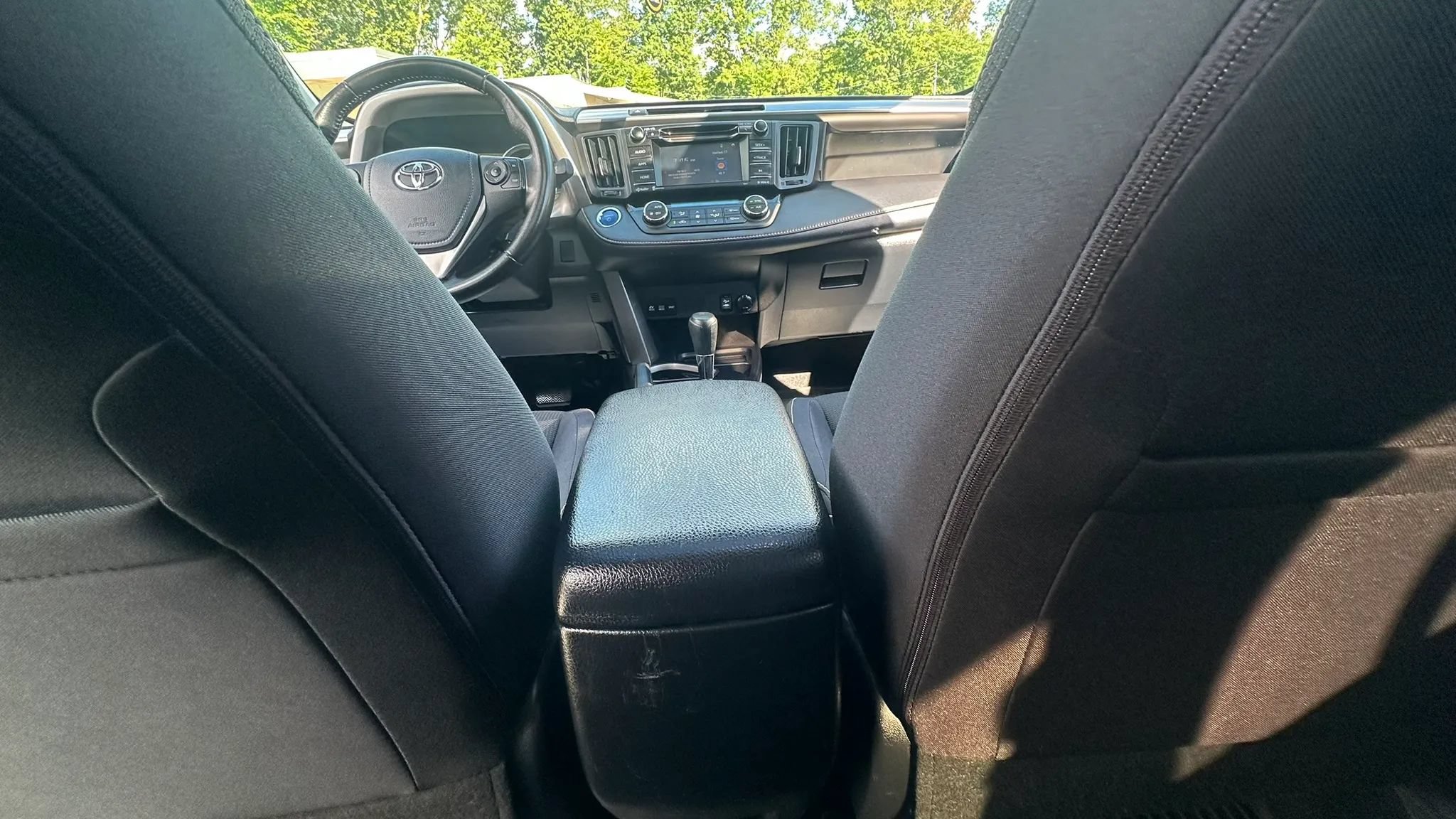 Used 2016 Toyota RAV4 XLE AWD/4WD image 30