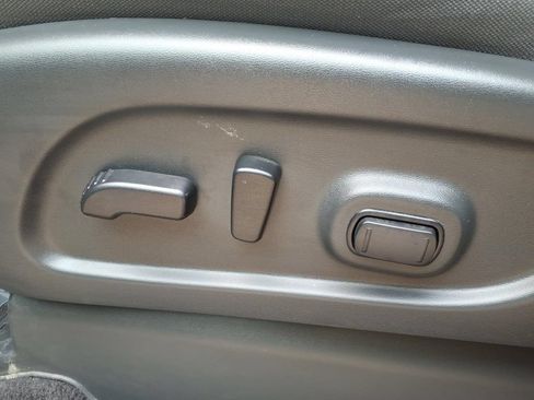 Used 2023 Nissan Titan SV w/ SV Convenience Package AWD/4WD image 19