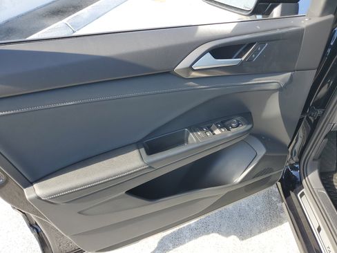 New 2025 Volkswagen Taos SE image 12