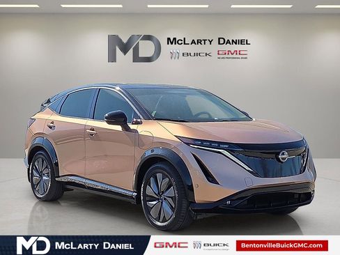 Used 2025 Nissan Ariya Platinum image 1