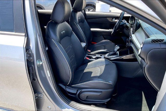 Used 2023 Kia Forte GT-Line w/ GT-Line Premium Package FWD image 6