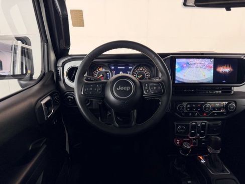 Used 2024 Jeep Wrangler Unlimited Sport AWD/4WD image 17