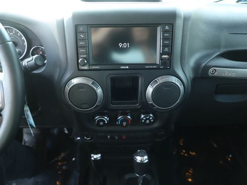 Used 2017 Jeep Wrangler Sport w/ Connectivity Group AWD/4WD image 20