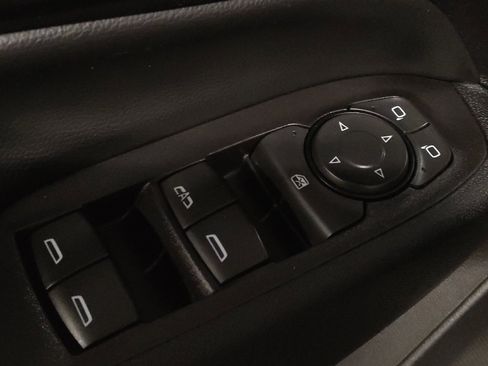 Used 2018 Chevrolet Equinox LT image 27