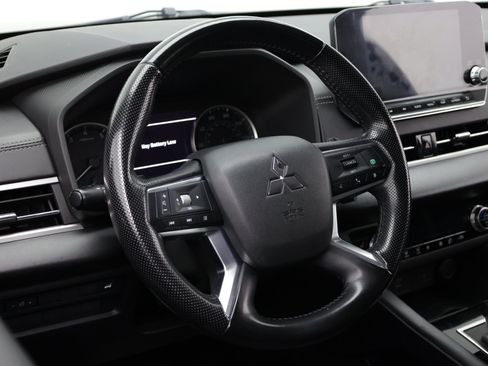 Used 2022 Mitsubishi Outlander SE FWD image 10