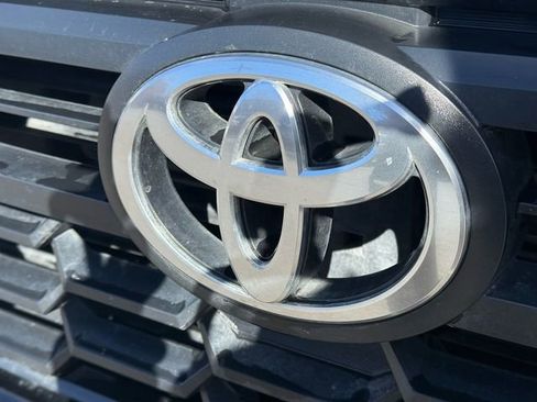 Certified 2024 Toyota Tacoma TRD Off-Road image 8