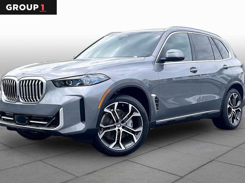 New 2026 BMW X5 xDrive40i w/ M Sport Package AWD/4WD image 1