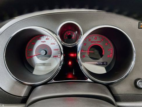Used 2007 Pontiac Solstice Convertible w/ Premium Package RWD image 13