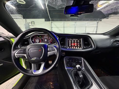 Used 2015 Dodge Challenger R/T Scat Pack w/ Leather Interior Group image 12