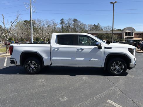 Used 2025 GMC Sierra 1500 SLT image 4