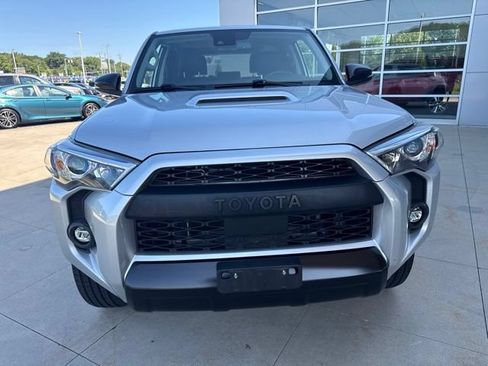 Used 2021 Toyota 4Runner Venture w/ Moonroof Package AWD/4WD image 2