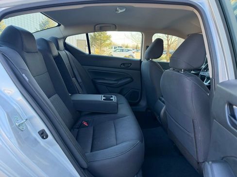 Used 2024 Nissan Altima 2.5 SV image 14