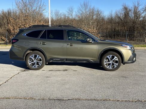 Used 2021 Subaru Outback Limited image 8