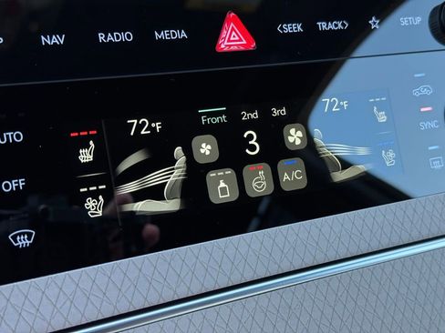 New 2026 Genesis GV80 3.5T Prestige image 38