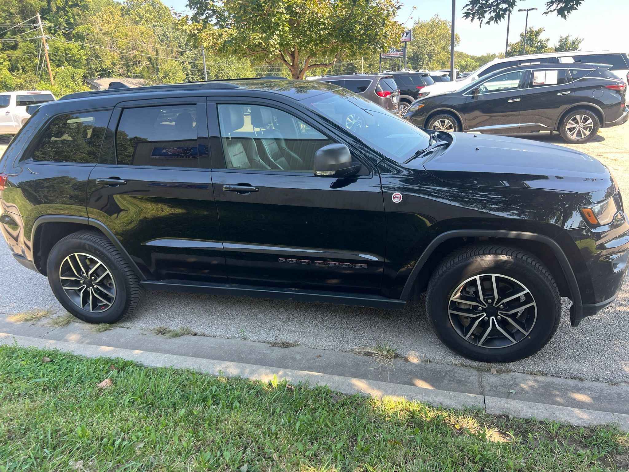 Used 2020 Jeep Grand Cherokee Trailhawk w/ Trailhawk Luxury Group AWD/4WD image 4