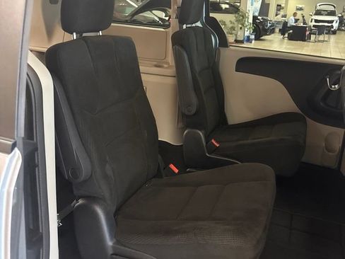 Used 2015 Dodge Grand Caravan SXT w/ UConnect Hands-Free Group FWD image 28