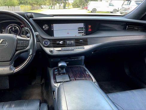 Used 2018 Lexus LS 500h image 6