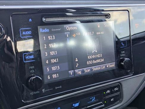 Used 2019 Toyota Corolla LE image 13