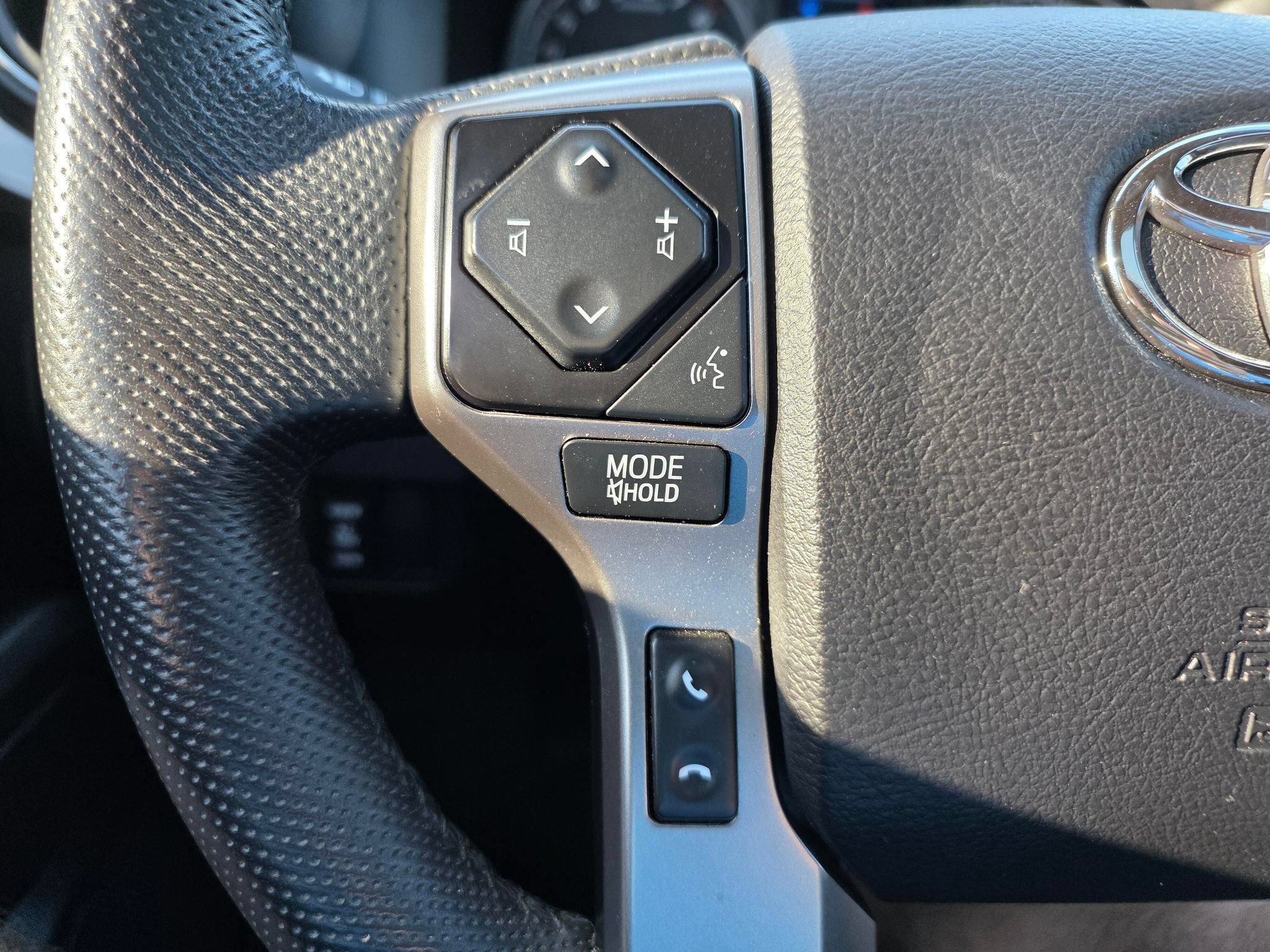 Used 2021 Toyota Tacoma Limited w/ Blackout Package (TMS) AWD/4WD image 21