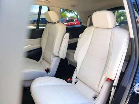 Used 2023 Mercedes-Benz GLS 450 4MATIC image 26