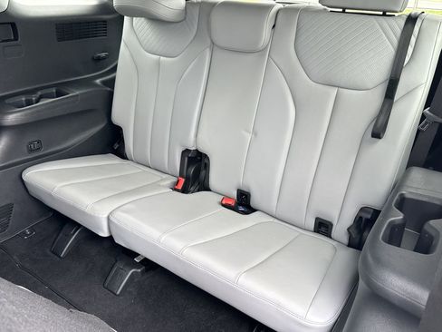 Used 2024 Hyundai Palisade SEL image 16