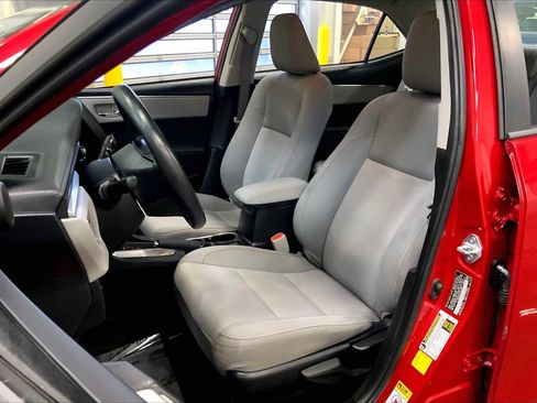 Used 2014 Toyota Corolla LE image 8