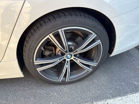 Used 2023 BMW 330i xDrive Sedan w/ Premium Package image 5