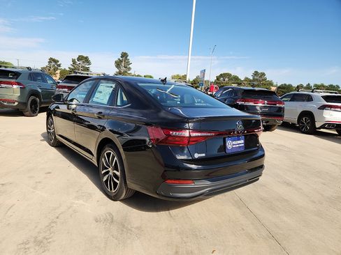 New 2026 Volkswagen Jetta SE FWD image 5
