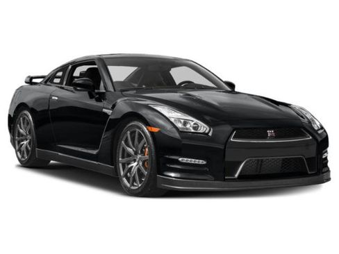 Used 2015 Nissan GT-R Premium image 9