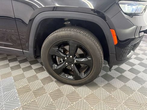 Used 2023 Jeep Grand Cherokee L Laredo RWD image 13